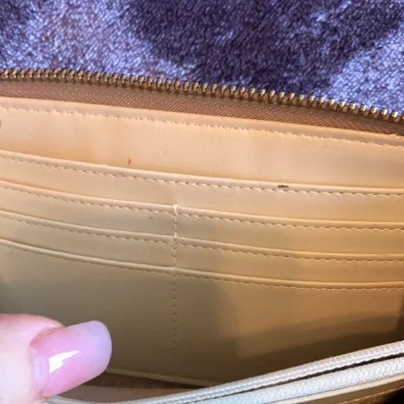 Beautiful Kate Spade ♠️ Wallet🔥 - Picture 7 of 10